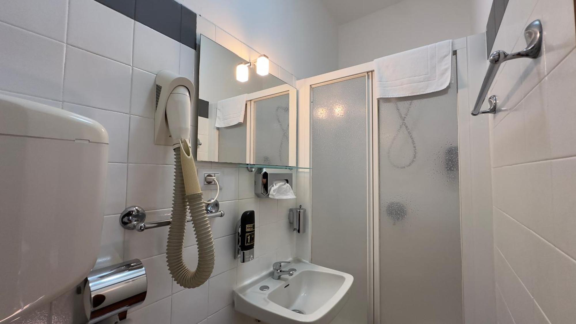 Albergo Varone Riva del Garda Esterno foto