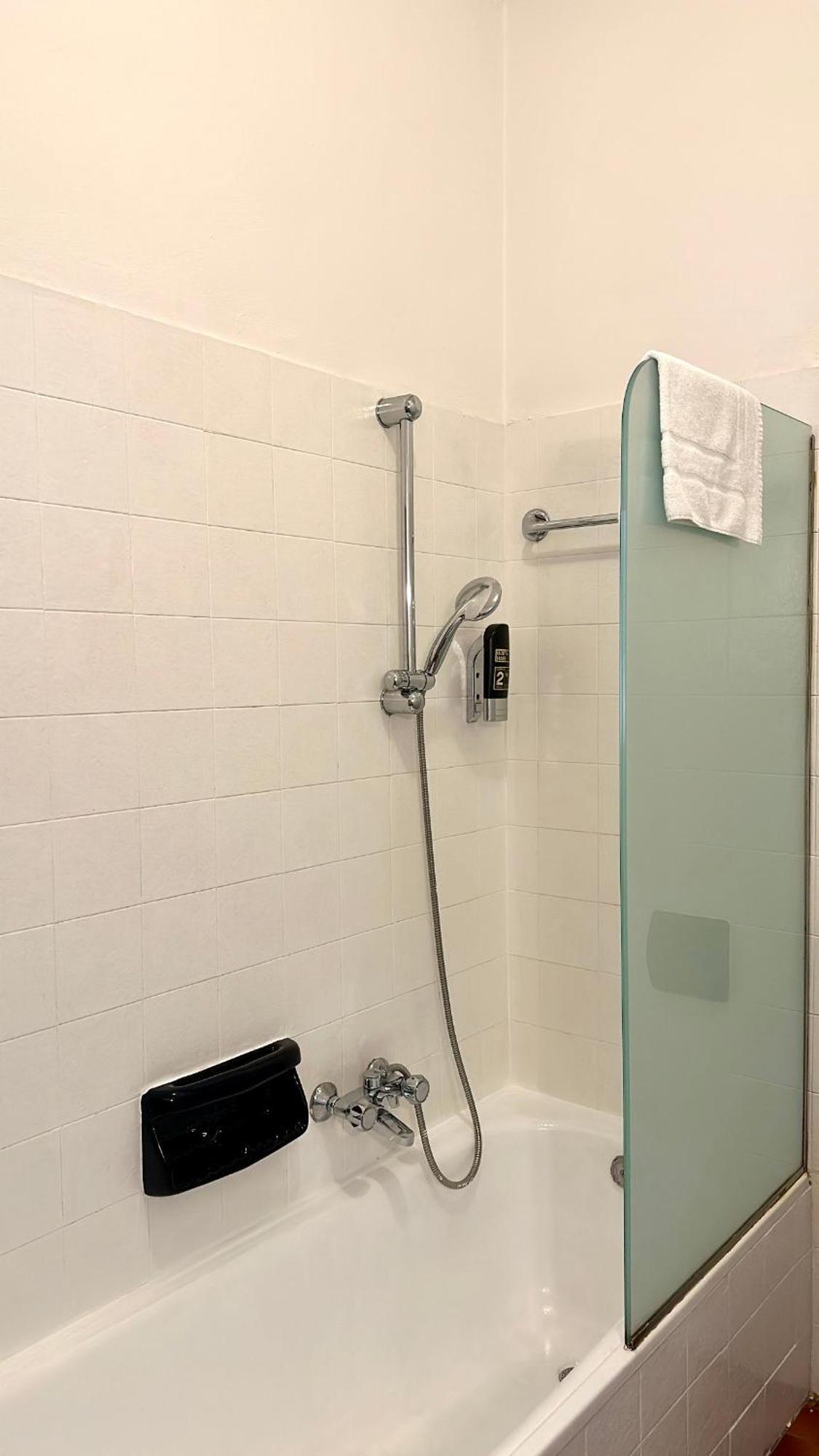 Albergo Varone Riva del Garda Esterno foto