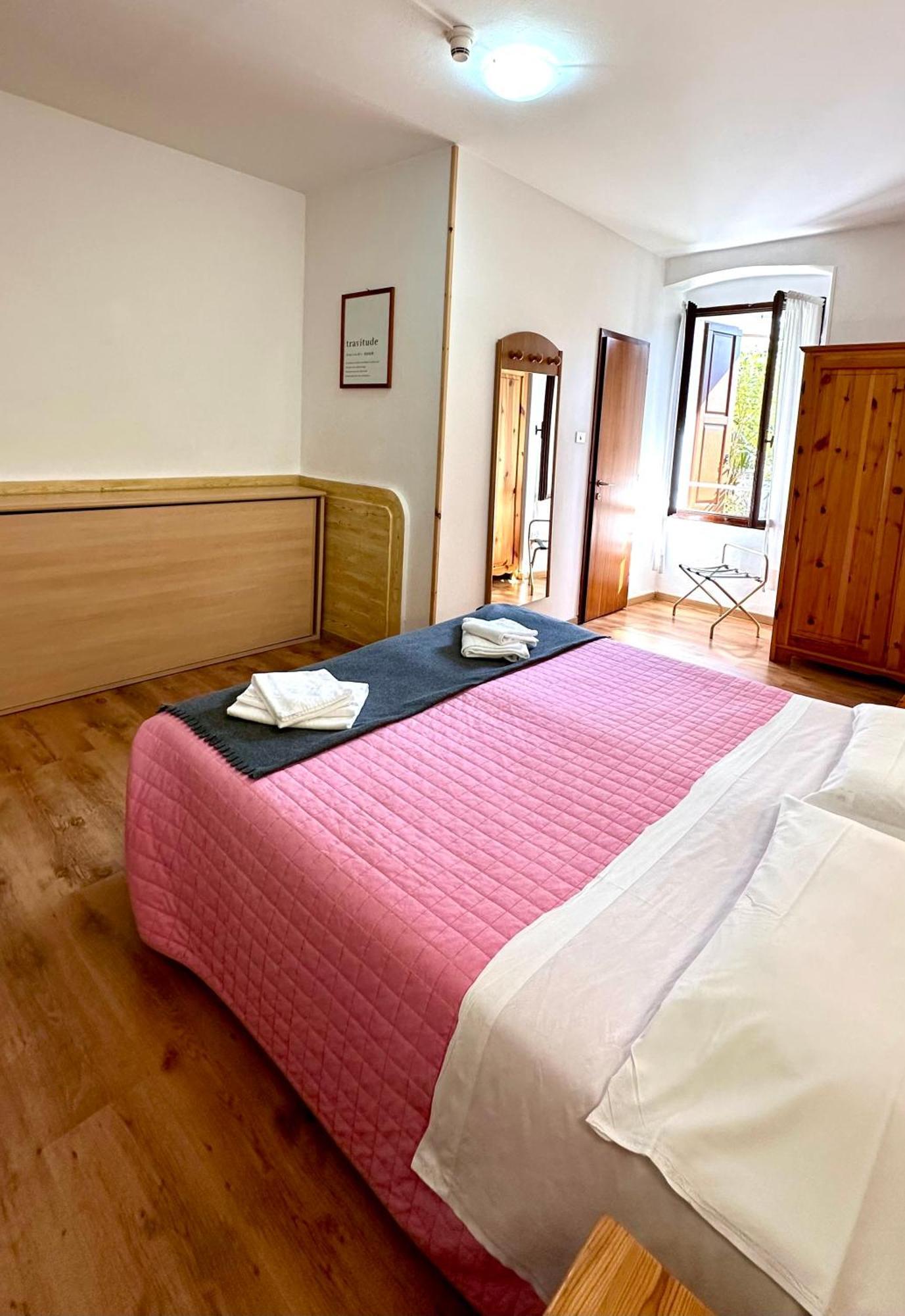 Albergo Varone Riva del Garda Esterno foto