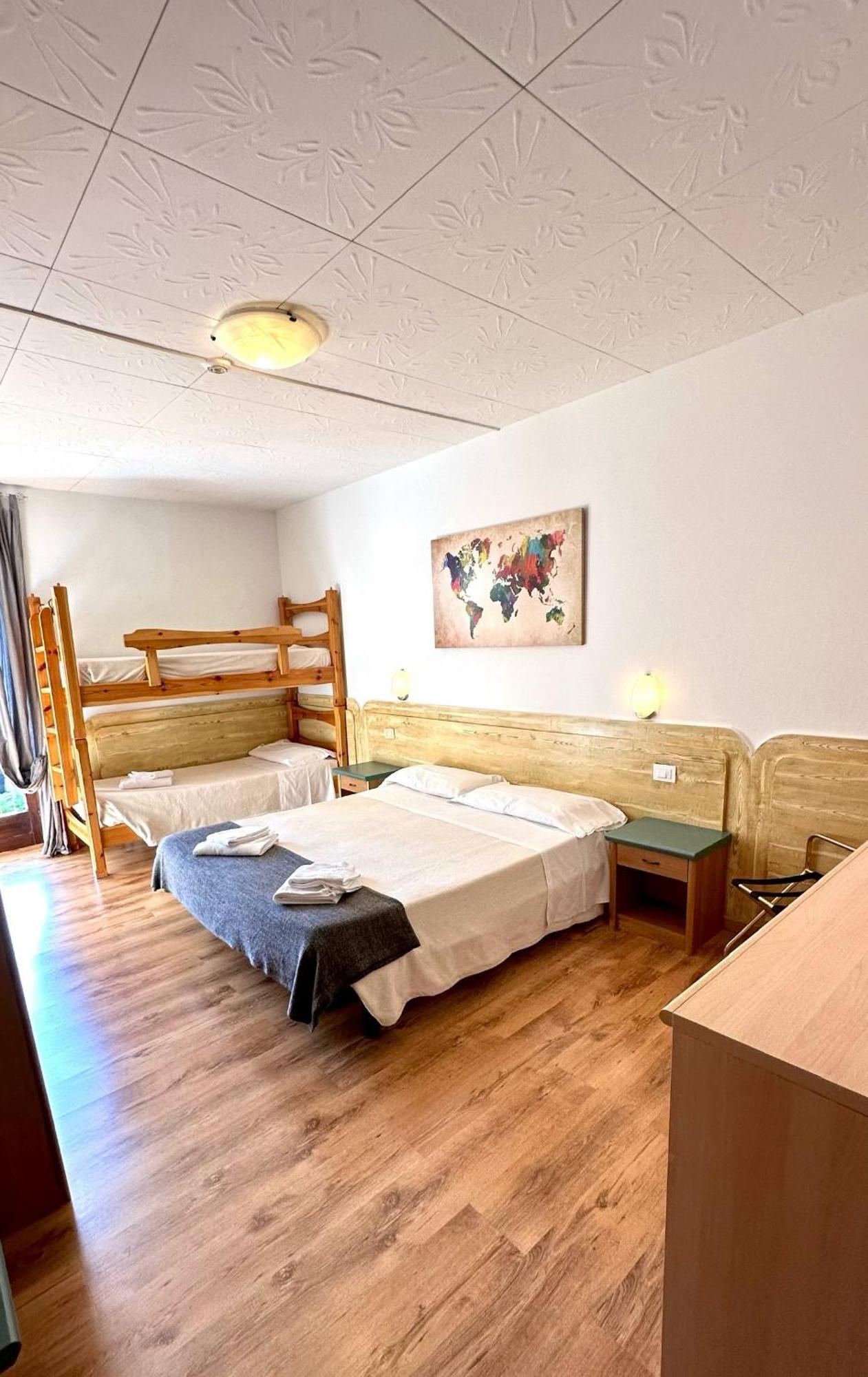 Albergo Varone Riva del Garda Esterno foto