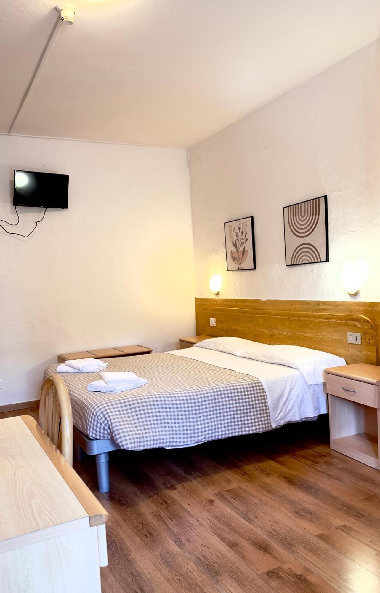 Albergo Varone Riva del Garda Esterno foto